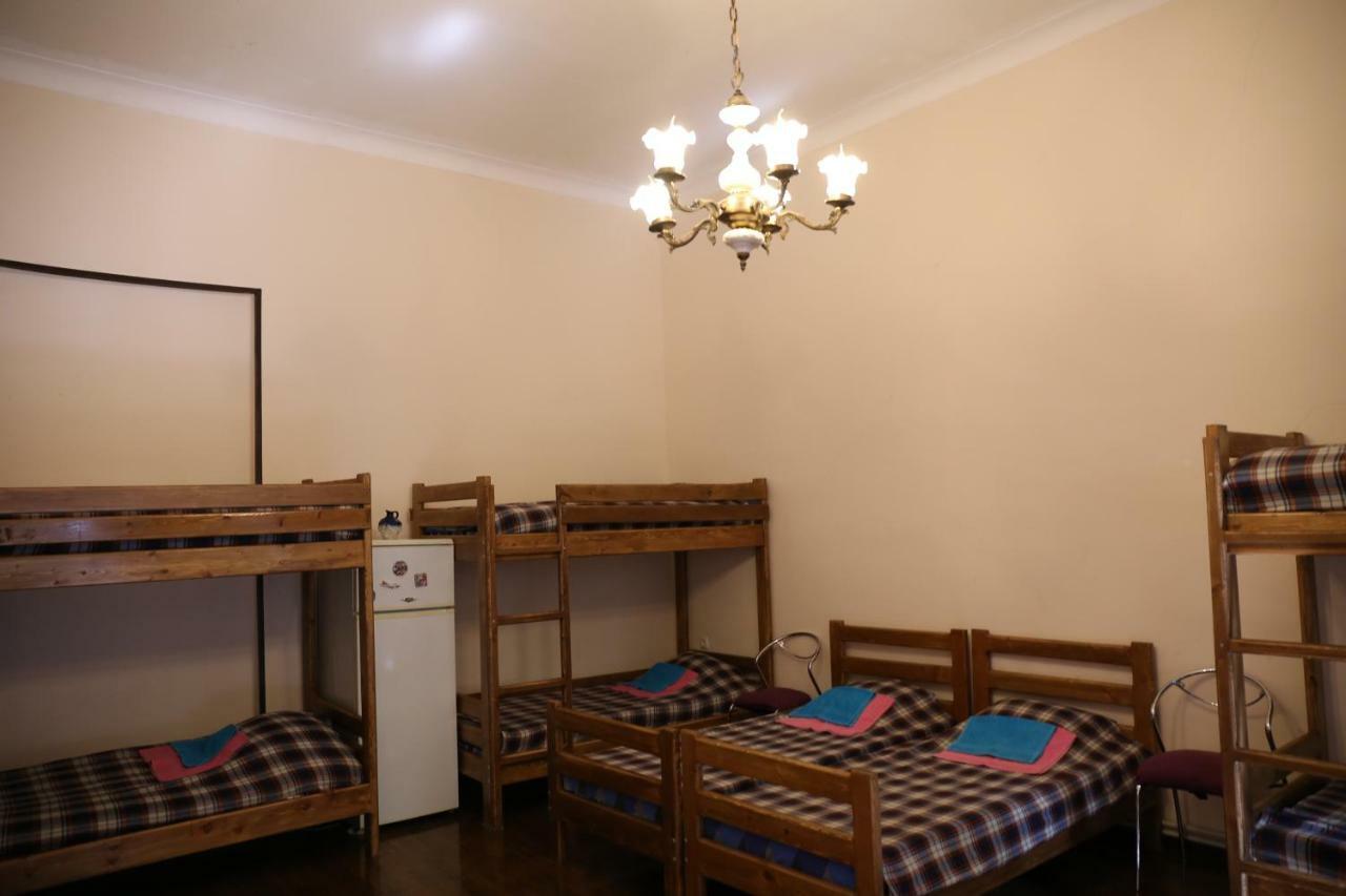 Private Rooms In The City Center - Chonqadze 9 Tbilisi Esterno foto